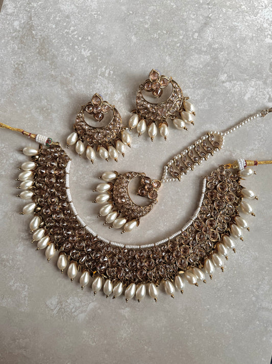 Suhana Necklace Set - White