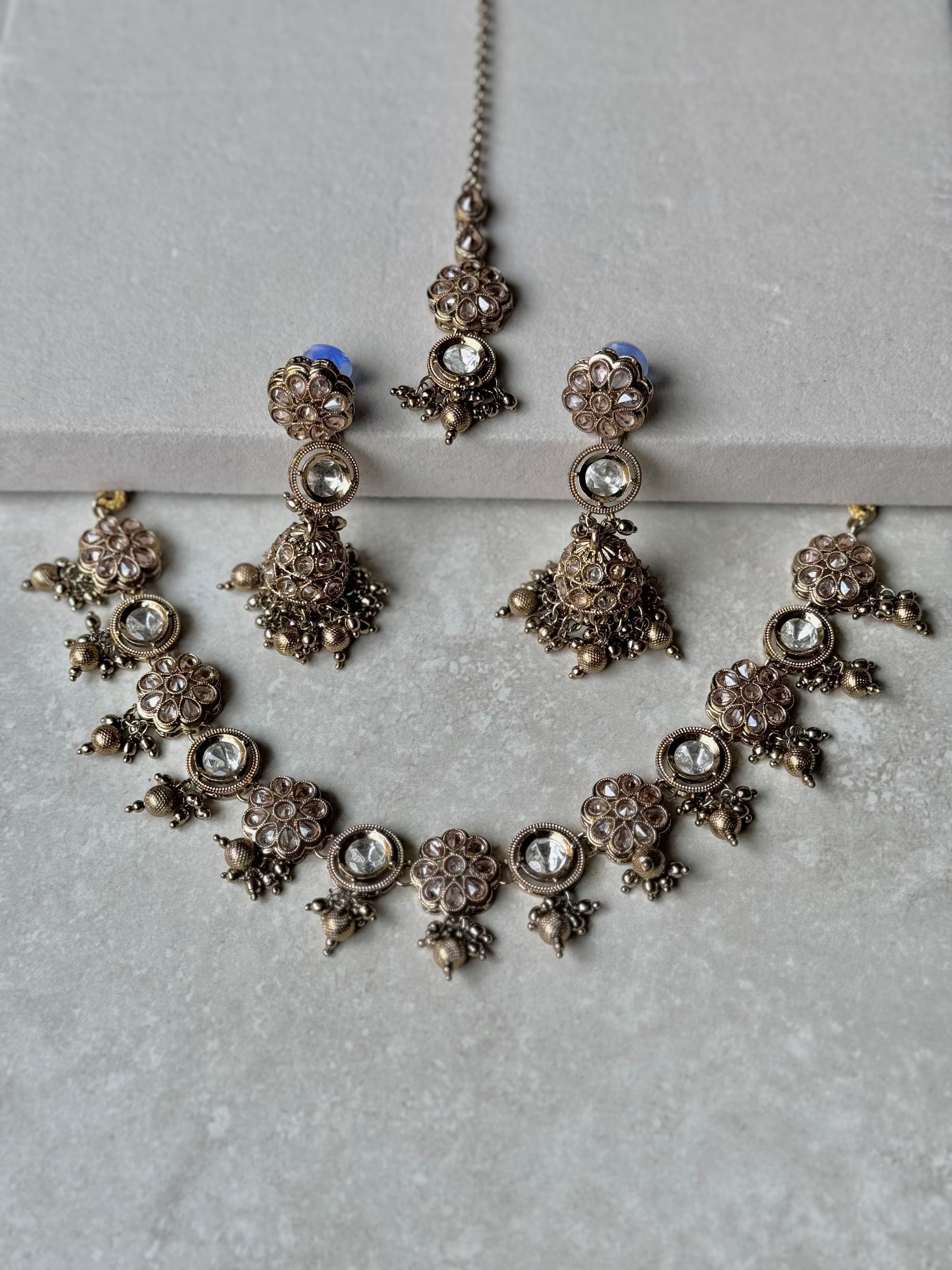 Aisha Small Necklace Set - Golden-Statement Jewels