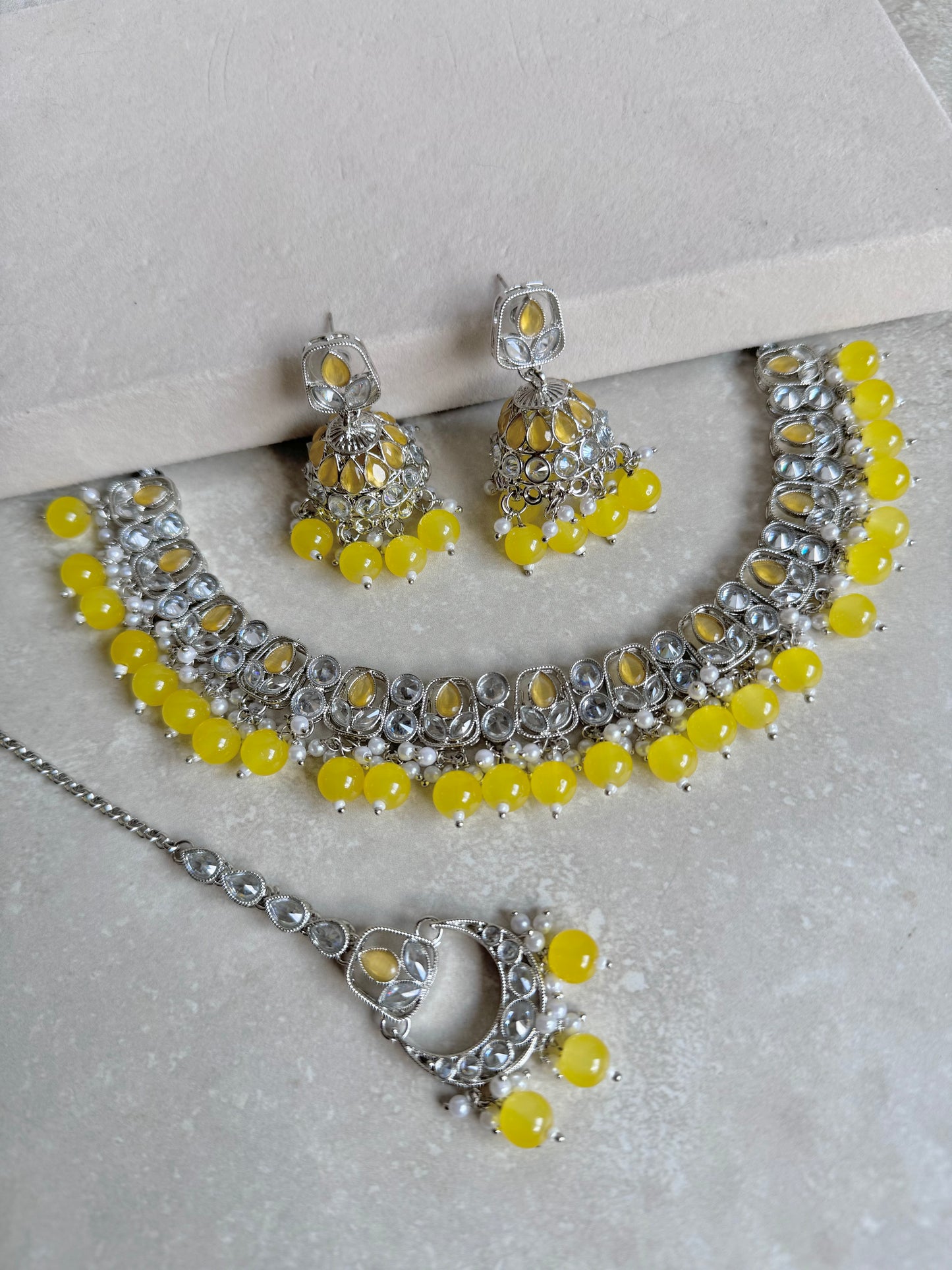 Rubab Small Necklace Set - Yellow/Silver
