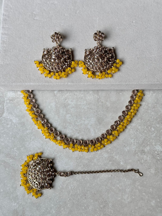Mahnoor Dainty Necklace Set - Yellow