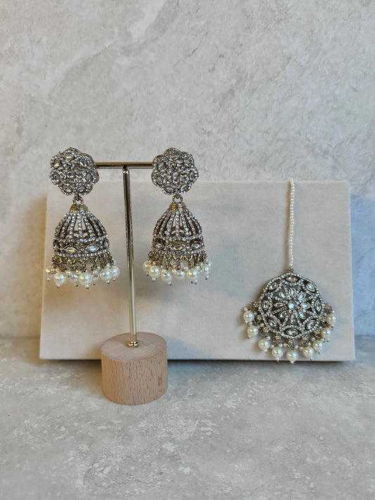 Emaan Jhumka and Tikka - White