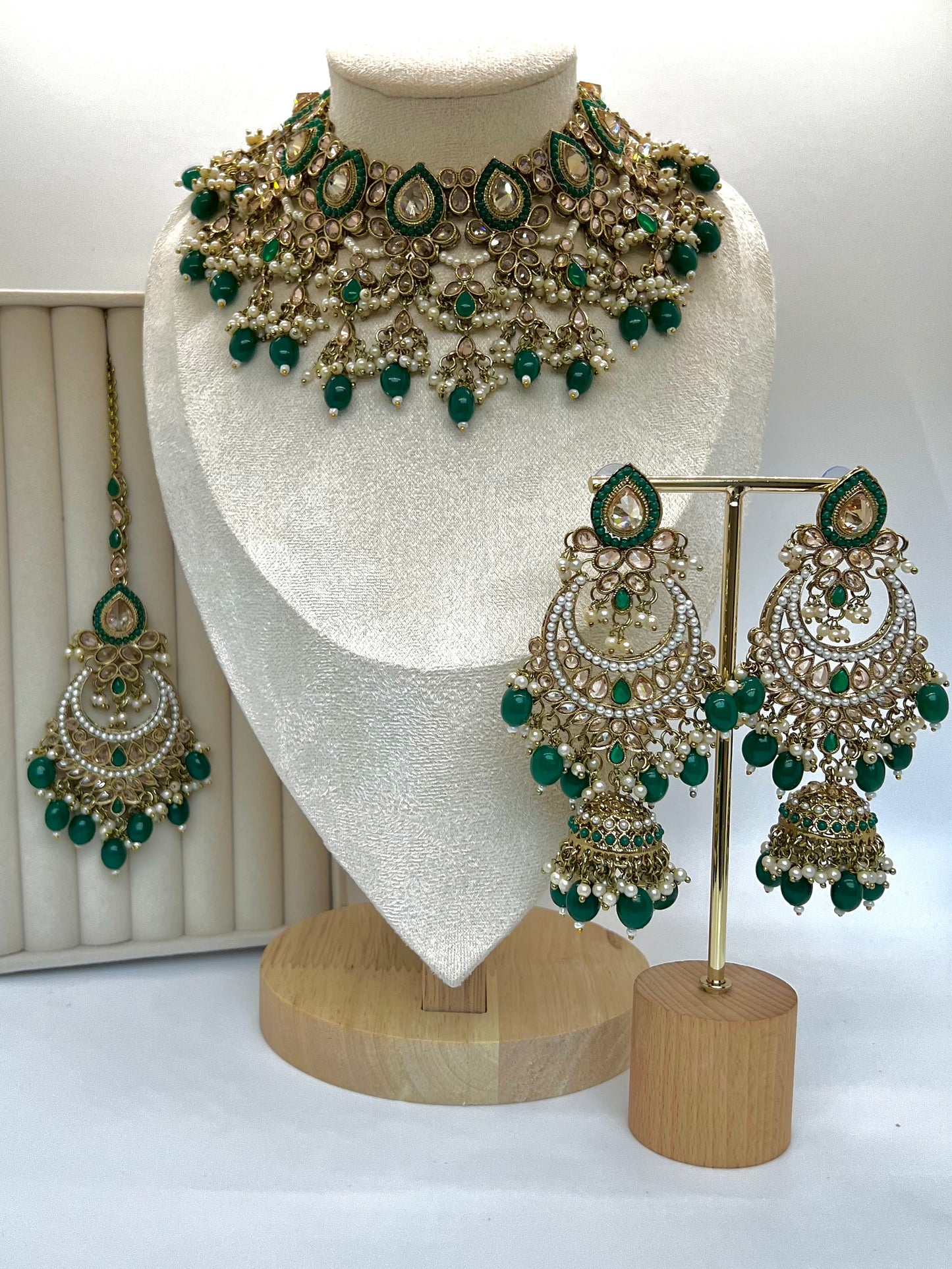 Devi Semi Bridal Necklace Set