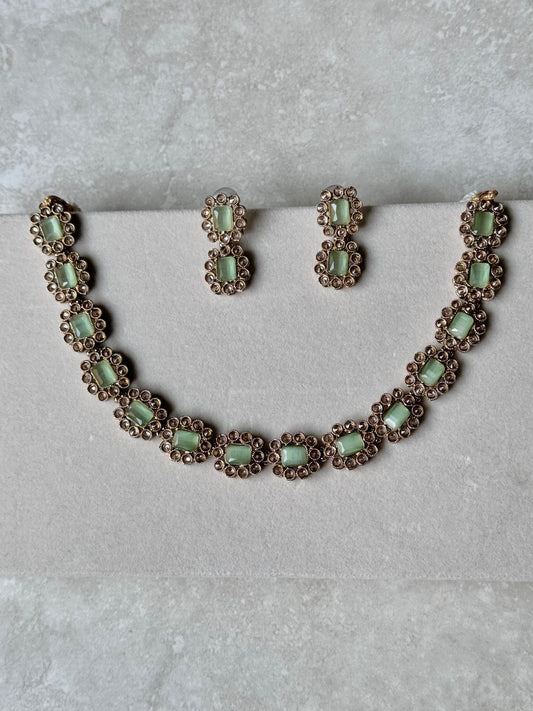 Naz Small Necklace Set - Mint Green