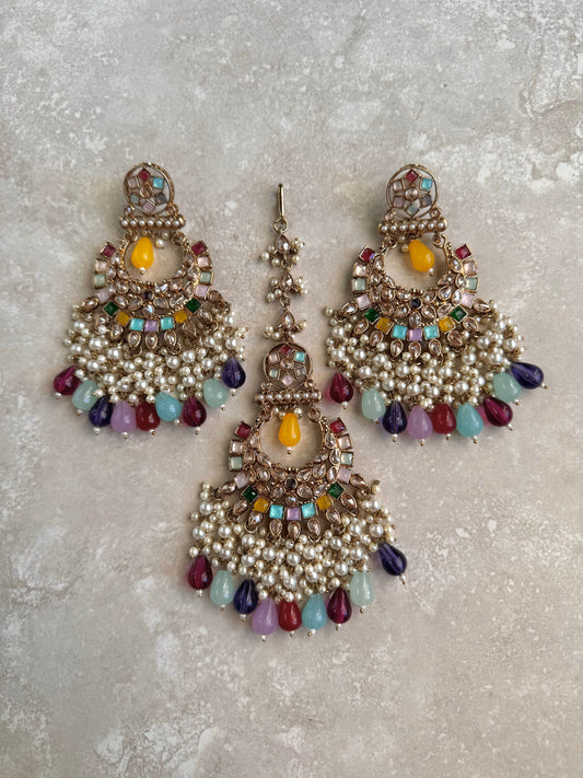 Aqsa Tikka and Earring- Multi/Gold