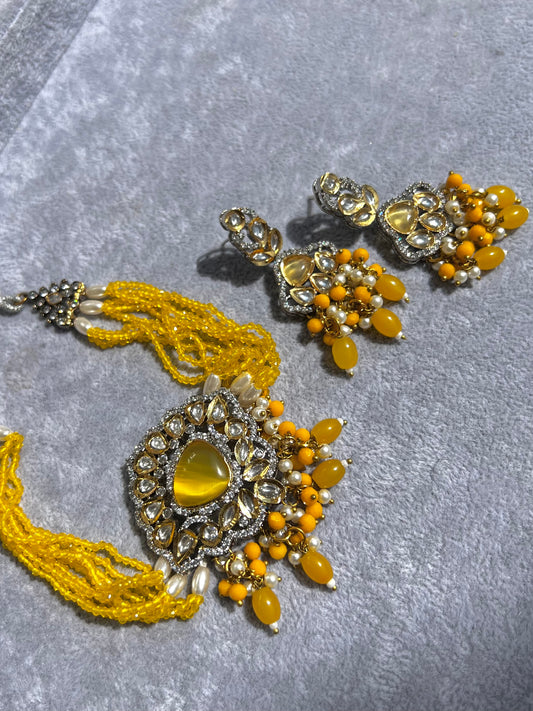 Meher Pachi Kunda Choker Set - Yellow (Luxury Collection)
