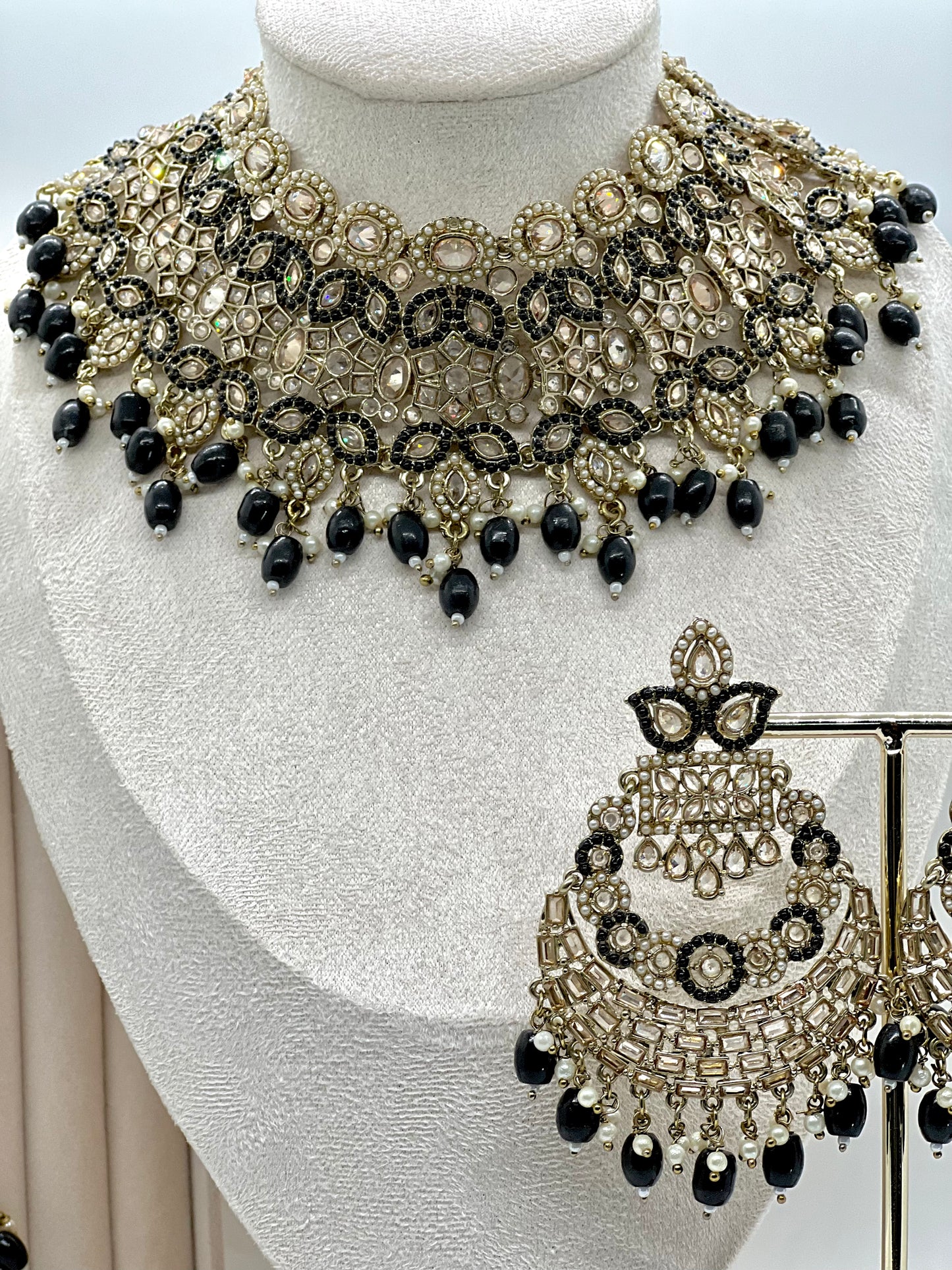 Anisha Necklace Set - Black